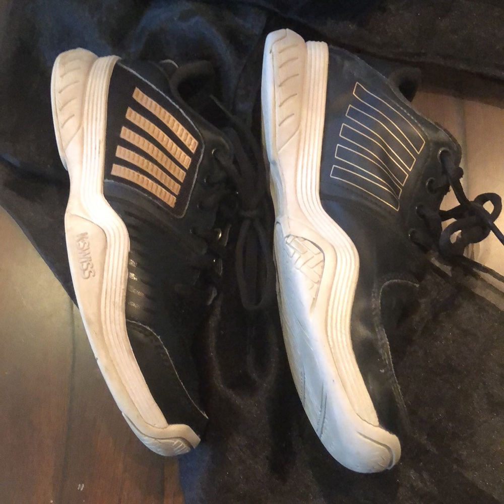 KSwiss Classic LaceUp athletic shoes